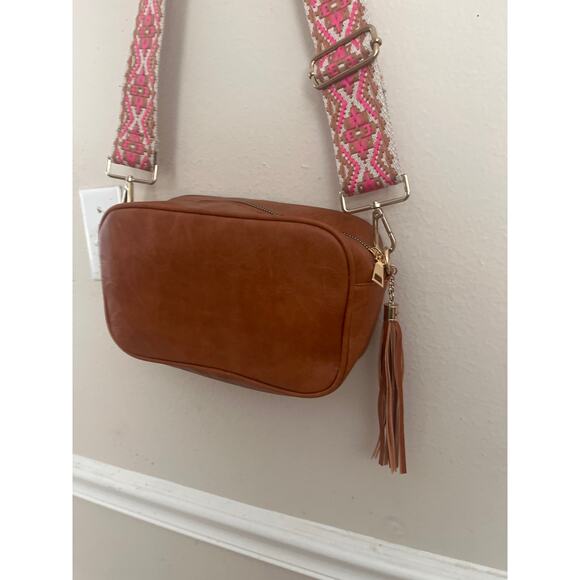 Preppy leather handbag with decorative strap. New - Picture 2 of 7